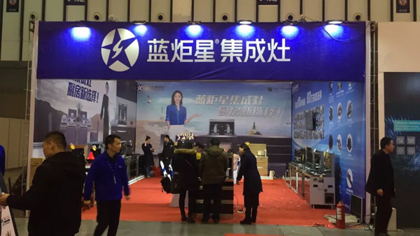 (工作人員現(xiàn)場講解)