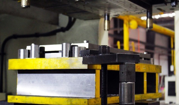 無人操控的機器自動工序化