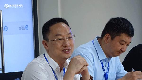 錢總與竺主席進行了各方面的細致討論