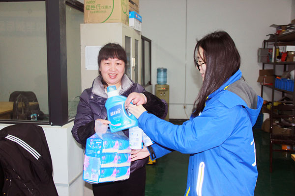 藍炬星總經(jīng)辦為各個部門在崗女職工送上暖心福利