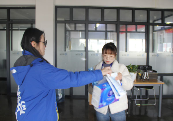 藍炬星總經(jīng)辦為各個部門在崗女職工送上暖心福利